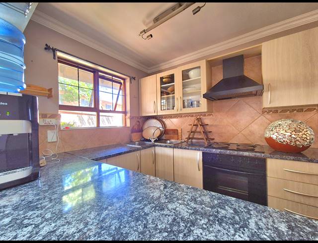 4 BEDROOM VILLA FOR SALE IN DALVIEW